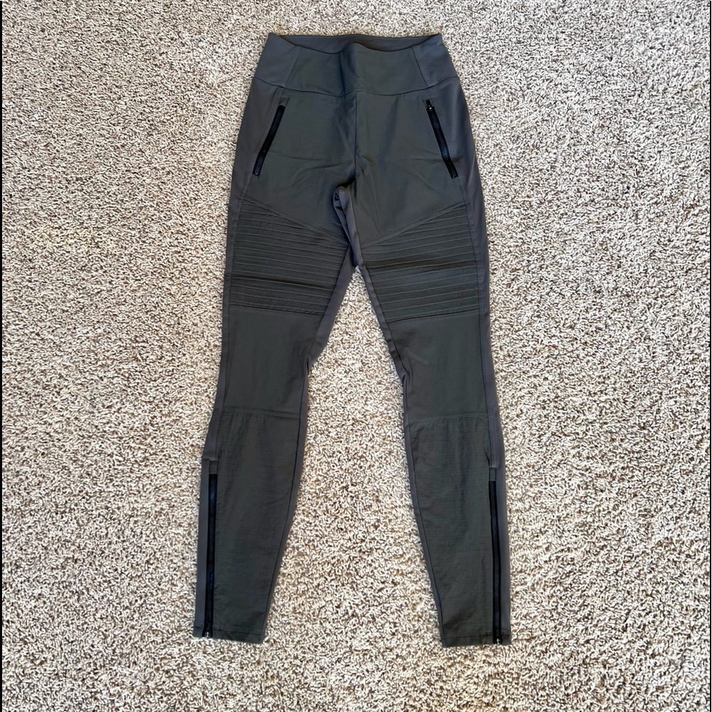 Athleta Headlands Hybrid Moto Tight size 8 Tall
